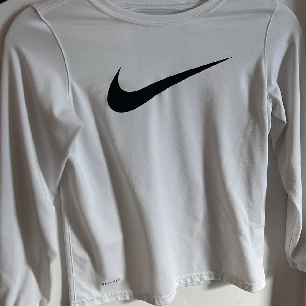 Nike Swoosh Legend Long Sleeve!